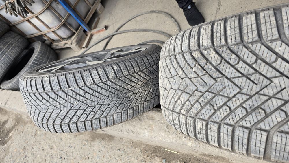 Anvelope iarna set Pirelli Scorpion Winter 2 255/45 R20 105V XL