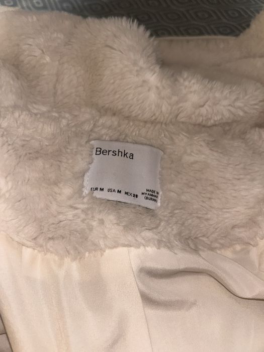 Пухкаво яке Bershka