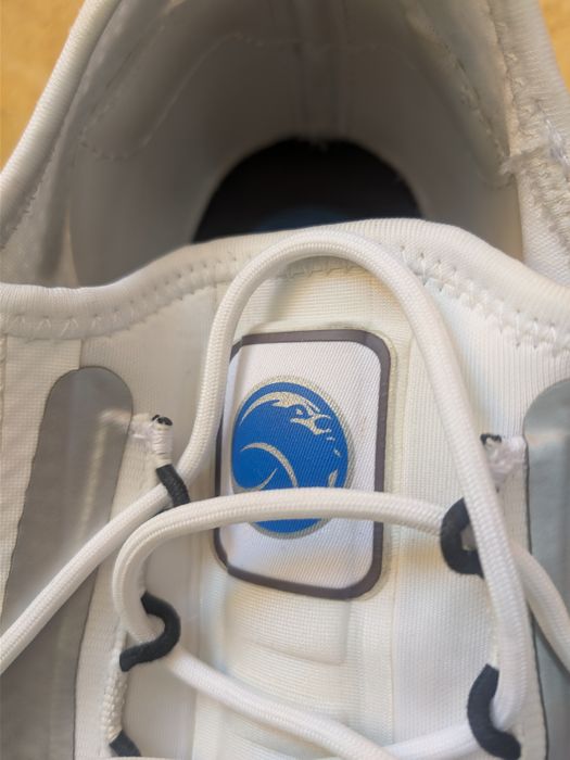 Адидас уникален 42  номер