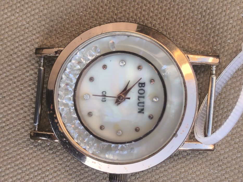 Кварцевые часы BOLUN