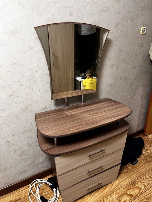 Туалетный столик