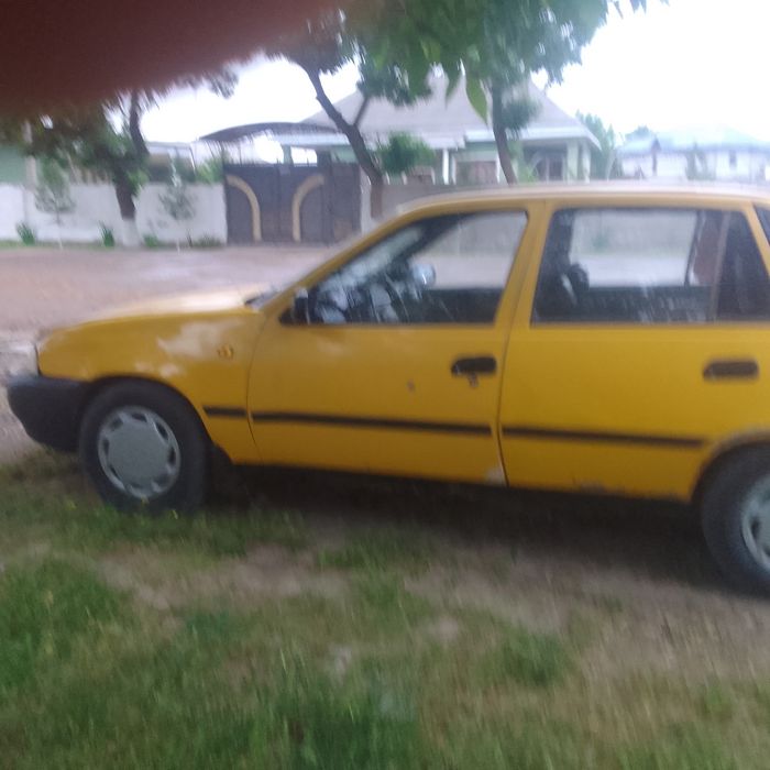 Nexia 1 sotaman gaz benzinda sariq 2002yil soʻns.