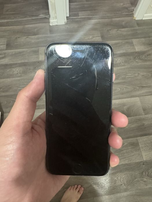 Продам айфон 7 в черном цвете