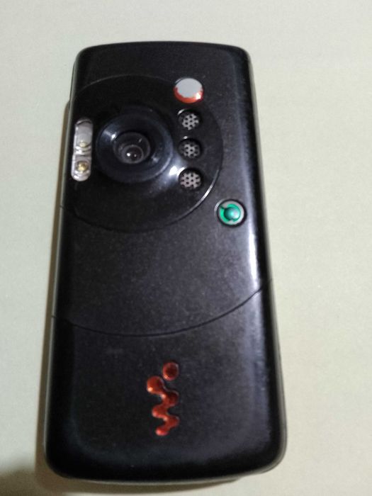 Работещ SONY ERICSSON W810I (бг меню)