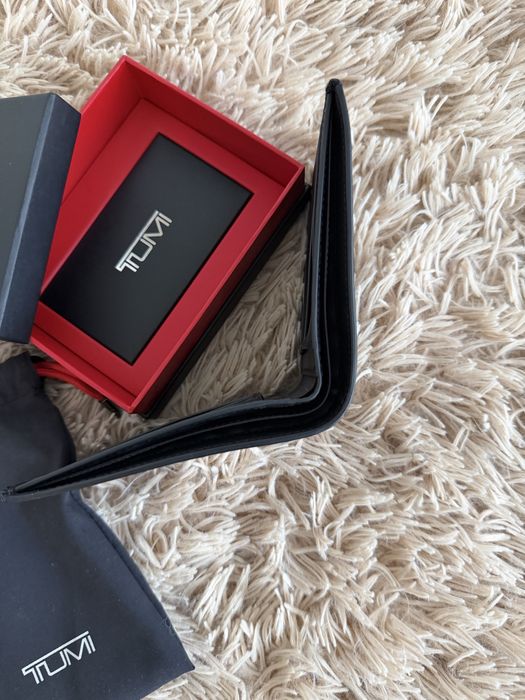 Мъжко кожено портмоне Tumi