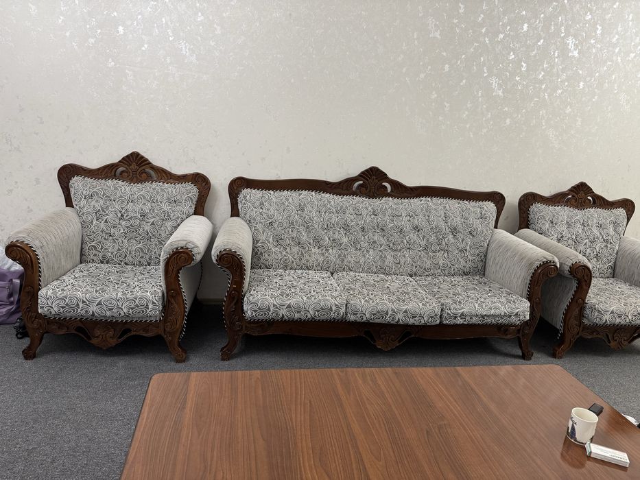 Divan va 2ta kreslosi диван ва 2та кресло