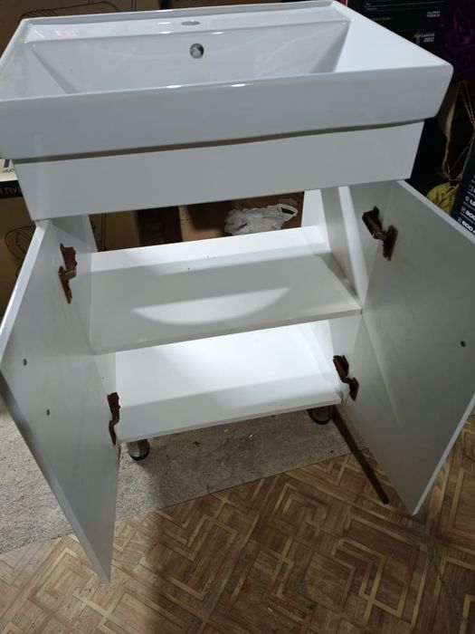 Продам раковину тумбу