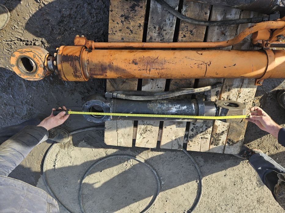 Продам гидроцилиндор