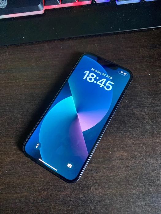 Обменяю Iphone 13