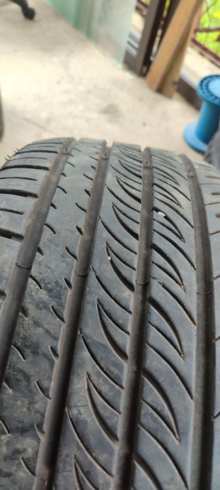 Продавам гуми 225/40/18 Дот 24година