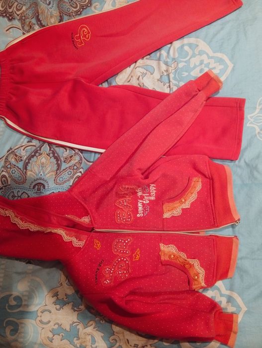 Bolalar uchun kiyimlar sotiladi