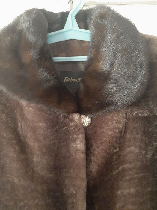 Продам шубу женскую