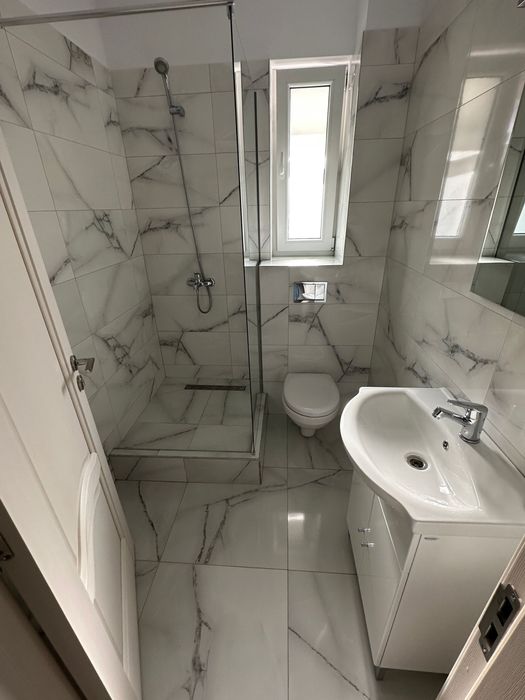 De inchiriat Apartament 2 camere Otopeni, terasă 40 mp, parter înălțat, complet mobilat loc parcare, proprieta