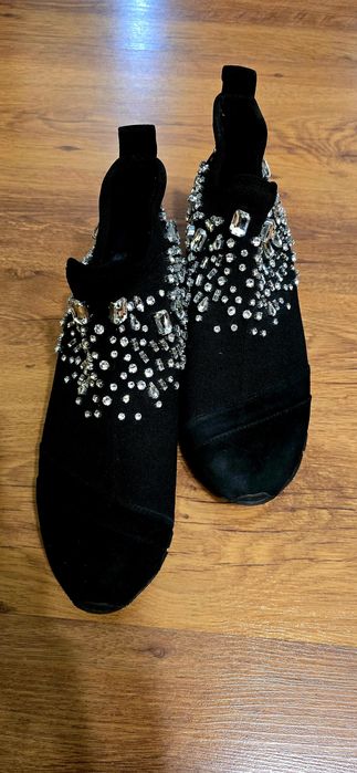 Дамски сникърси , естествена кожа с камъни / звезди