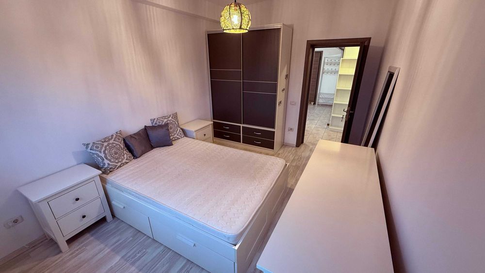 Particular, apartament 3 camere, metrou Aparatorii Patriei, parcare