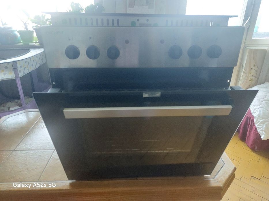 Фурна за вграждане с керамични котлони