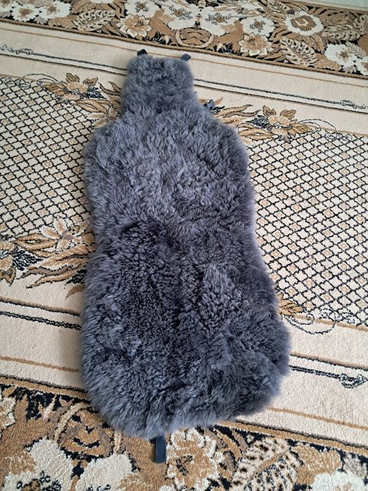 Продам накидку на сиденье.