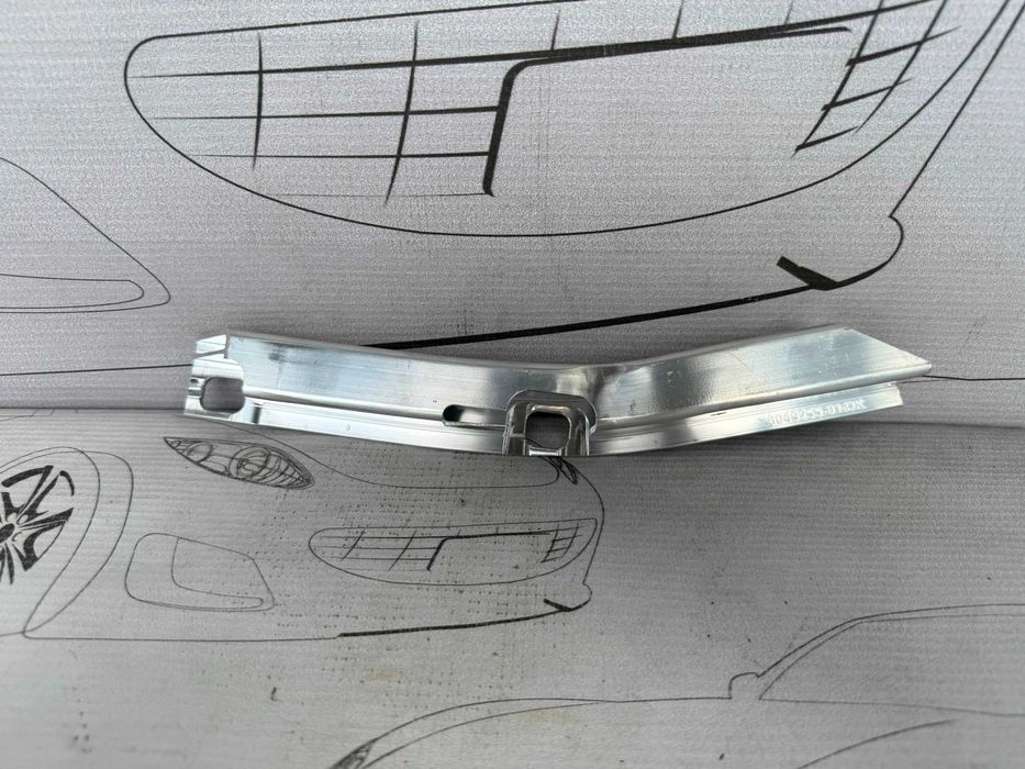 Suport / Ghidaj / Ranforsare Radiator Stângă BMW M5 2013 / 2011-2016 Cod OEM 17118049255 (5C2)