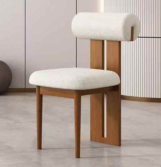 Продам круглый стол с 4 стульями