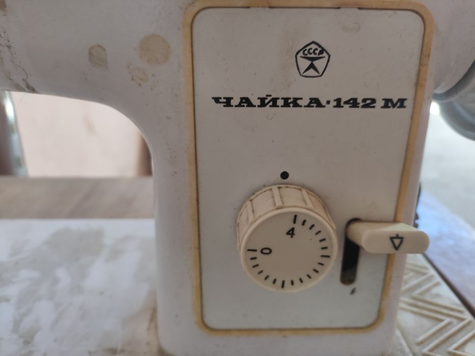 Продам швейную машинку