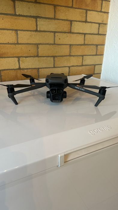 Дрон DJI Mavic 3 Pro Fly More Combo DJI RC Pro