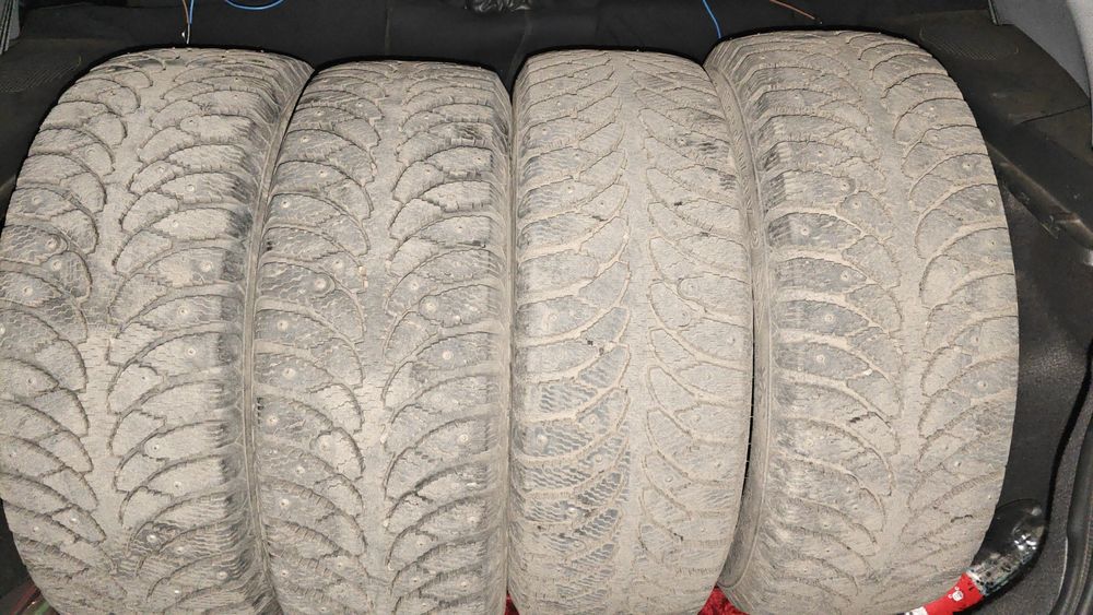Шины зимние продам