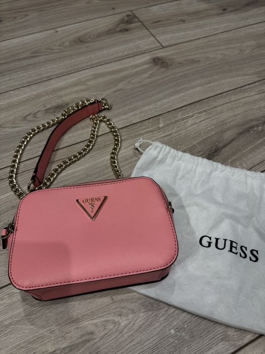 Дамска чанта през рамо Guess