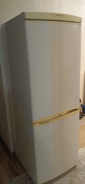 Холодильник LG рабочая