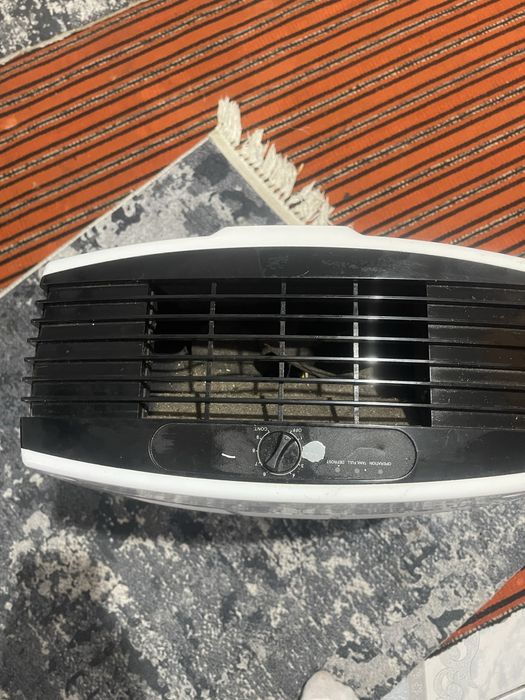 Acest aparat este un dezumidificator de aer Tesy DHF 10 CEL