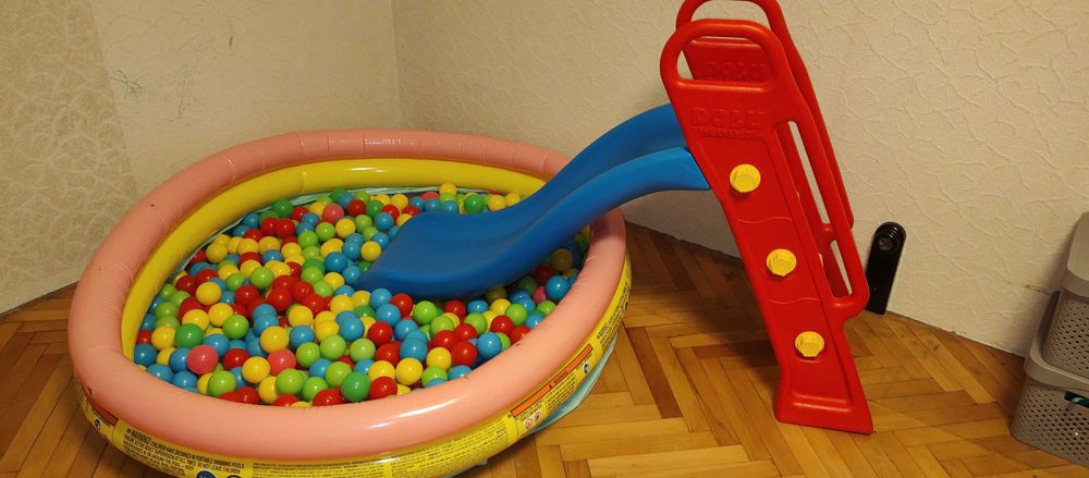 Пързалка DOLU + топки за басейн