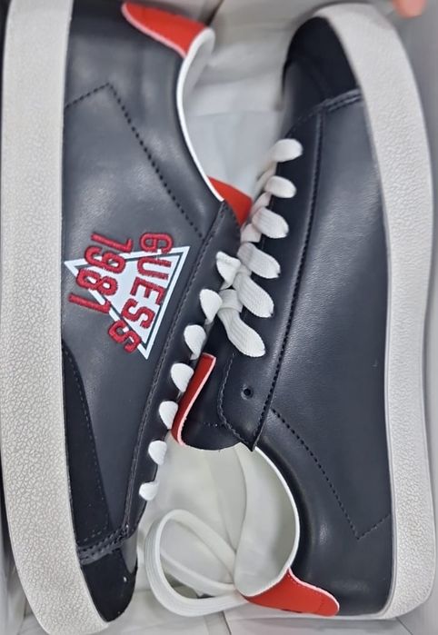 GUESS кедый 41размер