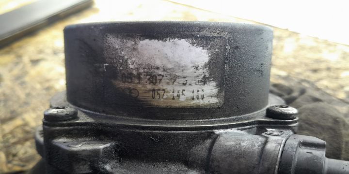 Pompa vacuum 2.7 TDI 057145100j Audi A6 4F/C6  [din 2004 pana  2008] seria