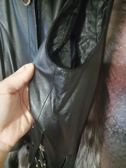 Елек от естествена кожа и естествен косъм