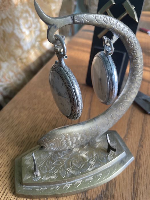 Suport pentru ceasuri de buzunar de diferite marimi