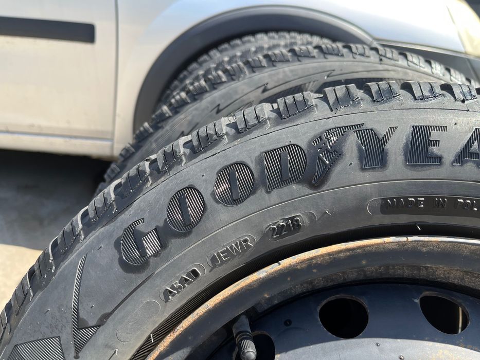 Стоманени джанти 15" 4х100 за Hyundai/Kia с зимни гуми Goodyear 185/65/15