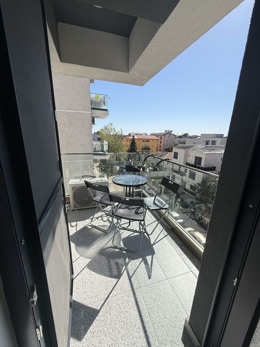 Inchiriez apartament
