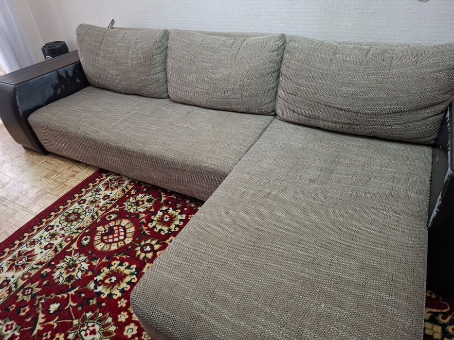 Продам диван в хорошем состоянии