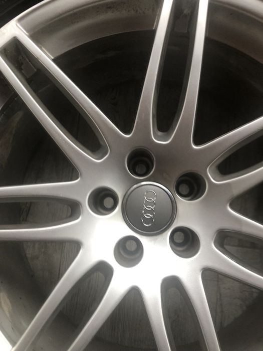 Комплект 4 бр. автомобилни гуми 20 цола + джанти на Ауди