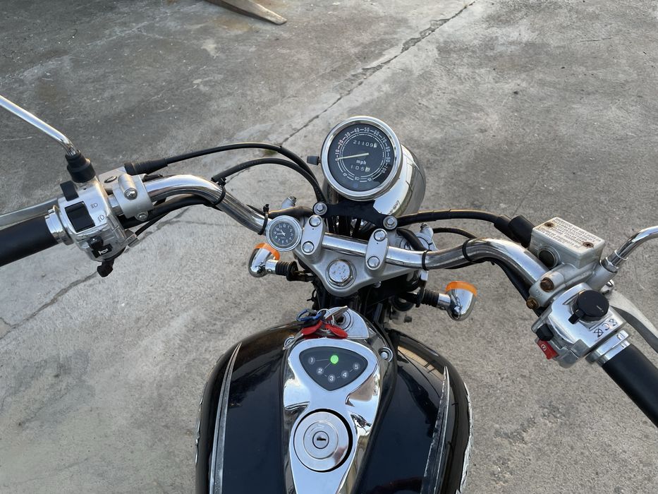 Motocicleta chopper  LexMoto 125