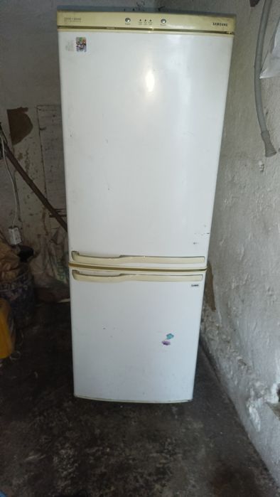 Продам холодильник