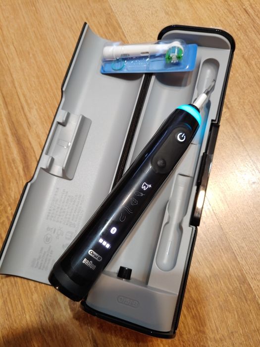 Periuta dinti Oral B Genius X 2000N bluetooth ca nou la cutie + dock statie incarcare wireless