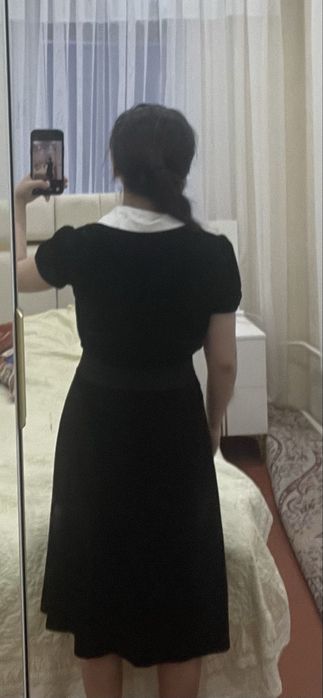 Красивое платье размер 42  не одевала не разу