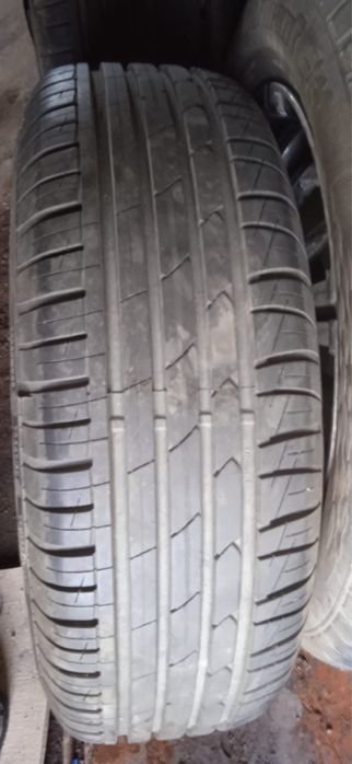 Продам диски с шинами на 15 новые