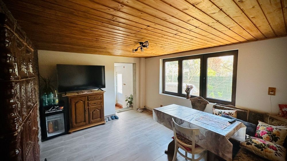 Vând casa în Minis