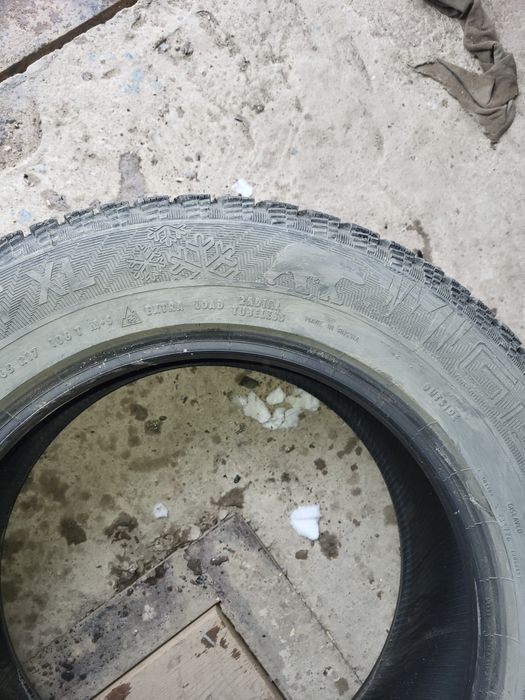 Продам зимние шипованные шины