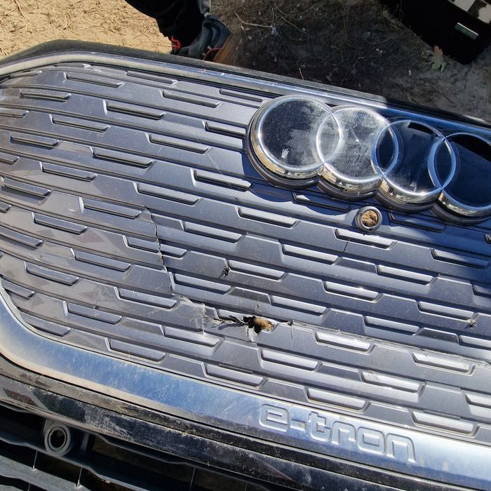 Audi Q4 E-Tron 2023 предна броня