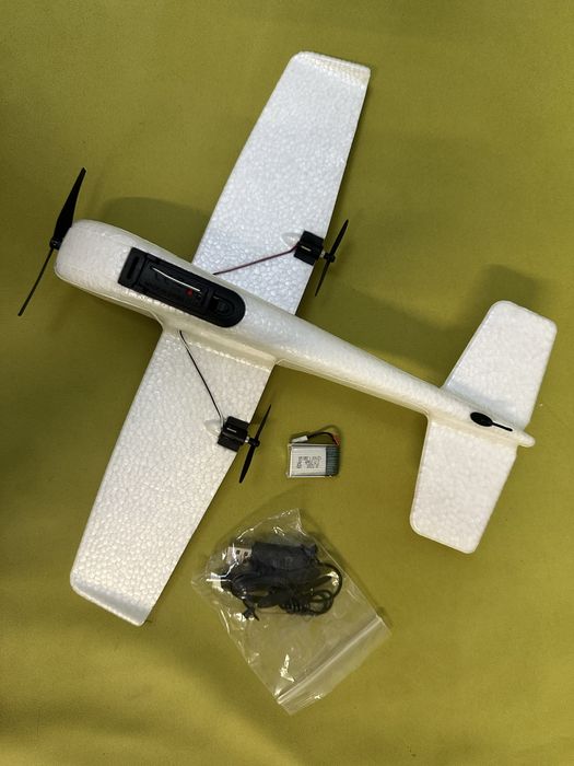 Радиоуправляемый самолёт Cessna RC