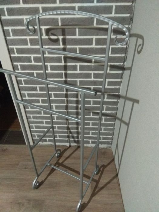 Вешалка напольная