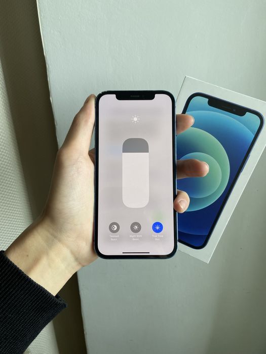 Продам Айфон 12 128gb 75%