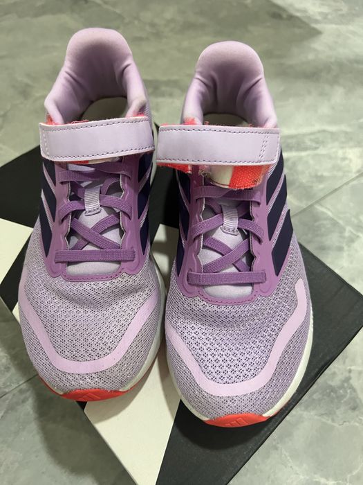 Adidas кроссовки 34-35 размер